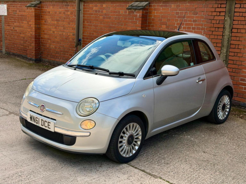 2011 Fiat 500 1.2 Lounge Euro 5 (s/s) 3dr in Silver — image 1