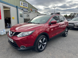 2017 Nissan Qashqai 1.5 Dci N-Vision 2WD Euro 6 (s/s) 5dr in Red — image 3