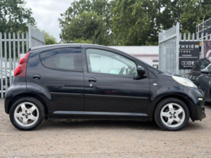 2014 Peugeot 107 1.0 12v Allure Euro 5 5dr in Black — image 4