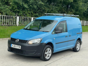 2011 Volkswagen Caddy 1.6 Tdi C20 L1 H1 4dr in Blue — image 3