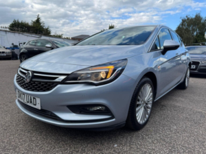 2017 Vauxhall Astra 1.4i Turbo Elite Auto Euro 6 (s/s) 5dr in Silver — image 2