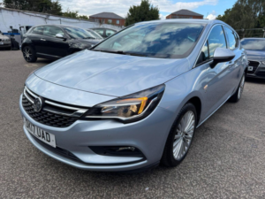 2017 Vauxhall Astra 1.4i Turbo Elite Auto Euro 6 (s/s) 5dr in Silver — image 6