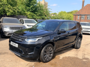 2019 Land Rover Discovery Sport R-Dynamic Se in Black — image 4