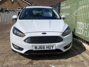 2016 Ford Focus 1.0 T Ecoboost Zetec in White — image 2