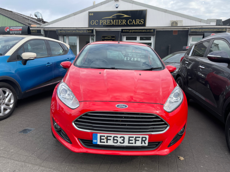 2014 Ford Fiesta 1.25 Zetec Hatchback 5dr Petrol Manual Euro 5 (82 Ps) in Red — image 1