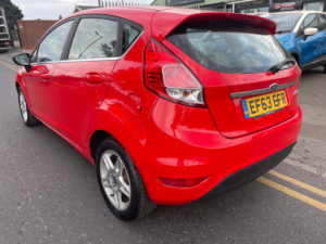 2014 Ford Fiesta 1.25 Zetec Hatchback 5dr Petrol Manual Euro 5 (82 Ps) in Red — image 3