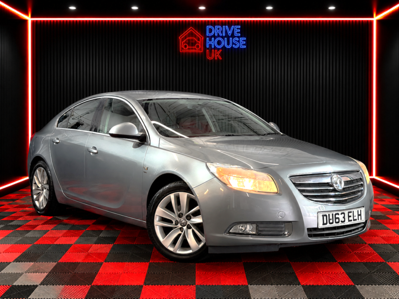 2013 Vauxhall Insignia 2.0 Cdti Ecoflex Sri in Silver — image 1