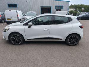 2017 Renault Clio 1.5 Dynamique S Nav Dci 90 in White — image 4
