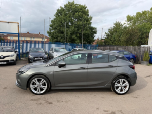2017 Vauxhall Astra 1.4i Turbo Sri Vx Line Nav Euro 6 5dr in Grey — image 3