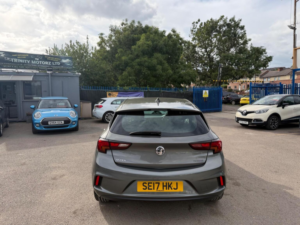 2017 Vauxhall Astra 1.4i Turbo Sri Vx Line Nav Euro 6 5dr in Grey — image 5