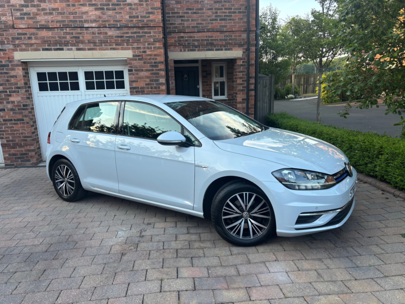 2018 Volkswagen Golf 1.5 Tsi Evo Se Hatchback 5dr Petrol Manual Euro 6 (s/s) (130 Ps) in Silver — image 1