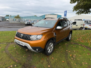 2019 Dacia Duster 1.3 Tce Comfort SUV 5dr Petrol Manual Euro 6 (s/s) (130 Ps) in Orange — image 3