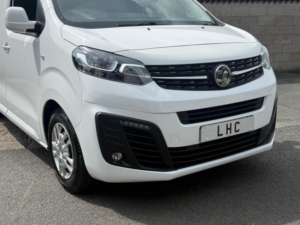 2020 Vauxhall Vivaro 1.5 Turbo D 2900 Sportive L2 H1 Euro 6 (s/s) 5dr in White — image 5