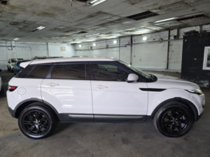 2013 Land Rover Range Rover Evoque 2.2 Sd4 Pure in White — image 4