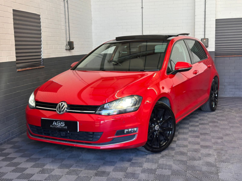 2014 Volkswagen Golf 2.0 Tdi Bluemotion Tech Gt Hatchback 5dr Diesel DSG Euro 5 (s/s) (150 Ps) in Red — image 1