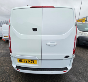 2022 Ford Transit Custom 2.0 Transit Custom Limited Dciv 300 L2 2.0l Ecoblue 130ps Fwd 6 Speed Manual in White — image 6