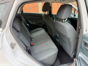 2010 Ford Fiesta 1.25 Zetec 5dr in White — image 4