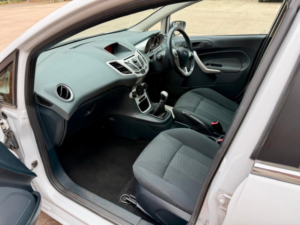 2010 Ford Fiesta 1.25 Zetec 5dr in White — image 6