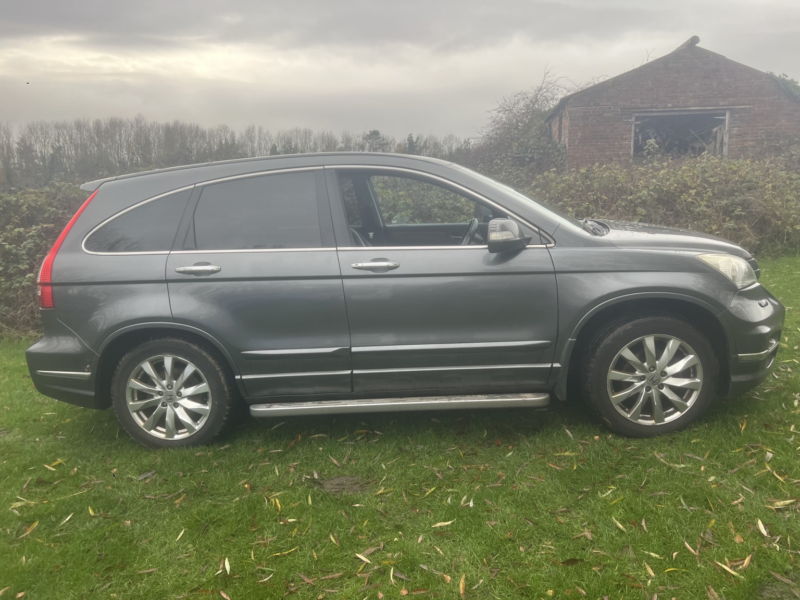 2011 Honda Cr-V 2.2 I-Dtec Ex in Silver — image 1