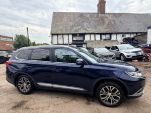 2018 Mitsubishi Outlander Di-D 3 in Blue — image 3