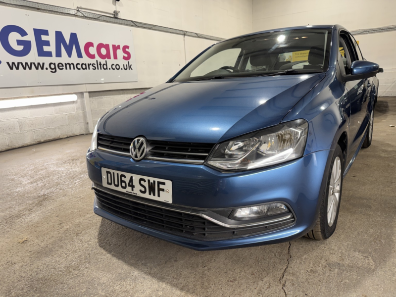 2014 Volkswagen Polo 1.0 Bluemotion Tech Se in Blue — image 1