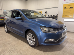 2014 Volkswagen Polo 1.0 Bluemotion Tech Se in Blue — image 6