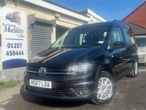 2018 Volkswagen Caddy Life 2.0 Tdi Bluemotion Tech in Black — image 4