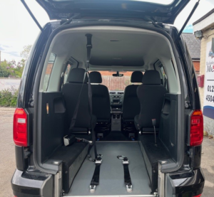 2018 Volkswagen Caddy Life 2.0 Tdi Bluemotion Tech in Black — image 5