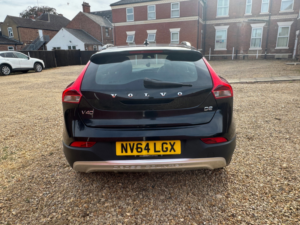 2015 Volvo V40 Cross Country 1.6 D2 Lux Nav Hatchback 5dr Diesel Powershift Euro 5 (s/s) (115 Ps) in Black — image 4