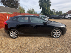 2015 Volvo V40 Cross Country 1.6 D2 Lux Nav Hatchback 5dr Diesel Powershift Euro 5 (s/s) (115 Ps) in Black — image 5