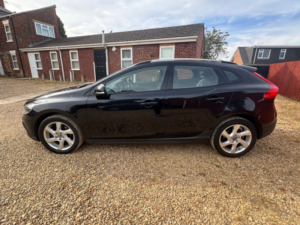 2015 Volvo V40 Cross Country 1.6 D2 Lux Nav Hatchback 5dr Diesel Powershift Euro 5 (s/s) (115 Ps) in Black — image 6