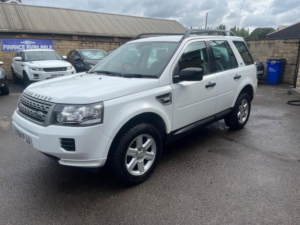 2014 Land Rover Freelander 2 2.2 Td4 S Commandshift 4WD Euro 5 5dr in White — image 6