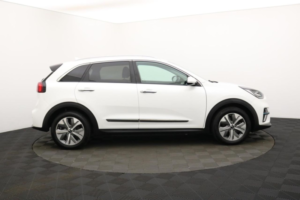 2021 Kia Niro 64kwh 4+ SUV 5dr Electric Auto (201 Bhp) in White — image 2