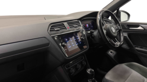 2020 Volkswagen Tiguan 2.0 Tdi R-Line Tech in Black — image 2