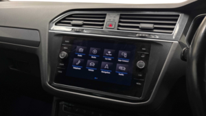 2020 Volkswagen Tiguan 2.0 Tdi R-Line Tech in Black — image 6