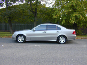 2004 Mercedes-Benz E Class Ref 8374 - Sale Agreed Awaiting Uk Registration - Mercedes Benz W211 E Class E240 Saloon Ex Japan in Silver — image 5