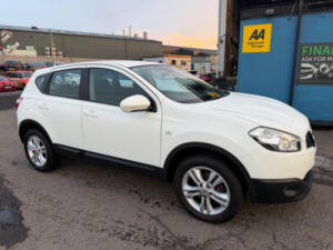 2012 Nissan Qashqai 1.6 Acenta CVT 2WD Euro 5 5dr in White — image 2