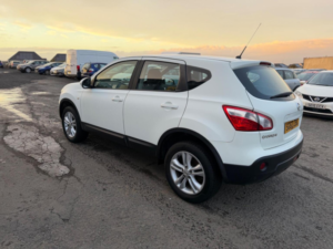 2012 Nissan Qashqai 1.6 Acenta CVT 2WD Euro 5 5dr in White — image 4