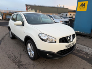 2012 Nissan Qashqai 1.6 Acenta CVT 2WD Euro 5 5dr in White — image 5