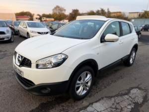2012 Nissan Qashqai 1.6 Acenta CVT 2WD Euro 5 5dr in White — image 6