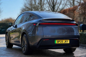 2025 Tesla Model Y 84.7kwh Long Range Auto Rwd 5dr in Grey — image 6