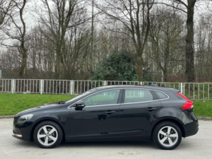 2015 Volvo V40 1.6 D2 Se Nav Euro 5 (s/s) 5dr in Black — image 4