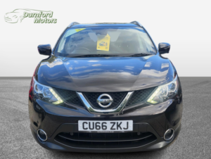 2016 Nissan Qashqai 1.2 Dig-T N-Connecta in Black — image 2