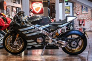 2025 Norton V4 Sv * Le Carbon - 60 Miles From New - Stunning!* in Black — image 3