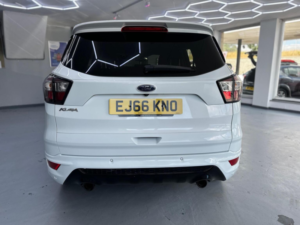 2016 Ford Kuga 2.0 Tdci Ecoblue St-Line Euro 6 (s/s) 5dr in White — image 4