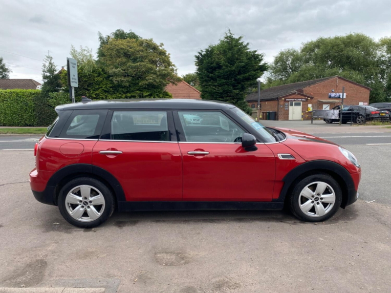 2016 MINI Clubman 2.0 Cooper D **facelift Model**£20 Road Tax ** Sat Nav* *last Lady Owner 7 Years * in Red — image 1