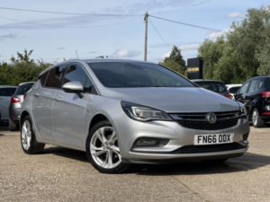 2016 Vauxhall Astra 1.4 I Sri in Silver — image 2