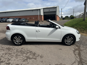 2014 Volkswagen Golf 1.2 Tsi S in White — image 3