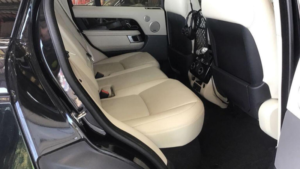 2020 Land Rover Range Rover 3.0 Sd V6 Westminster Auto 4WD Euro 6 (s/s) 5dr in Black — image 3