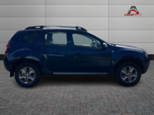 2017 Dacia Duster 1.5 Laureate Dci 110 4x4 in Blue — image 5